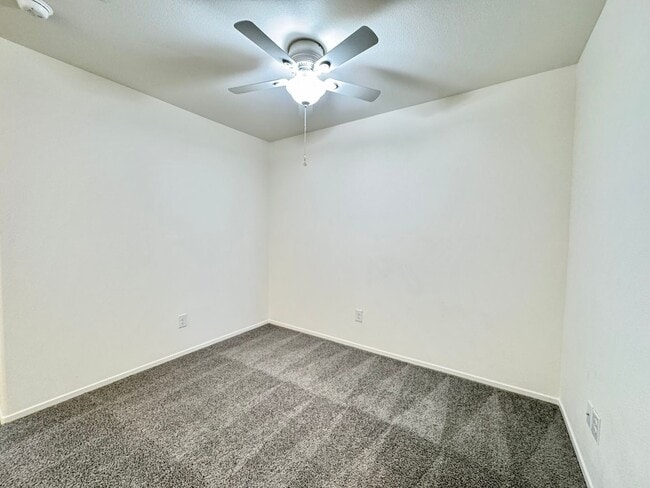 Building Photo - 1140 Scarlet Sparrow St