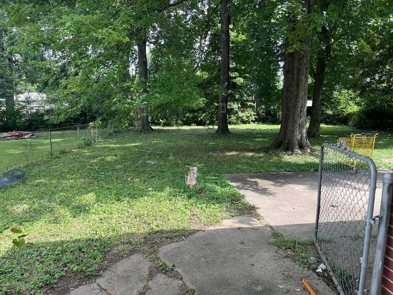 Building Photo - 4433 Lynnview Dr