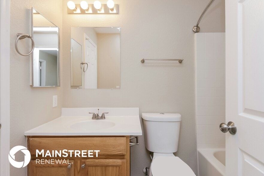 Building Photo - 9547 E Impala Ave