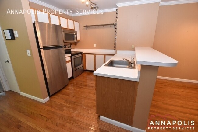 Building Photo - 10G Greystone Court-