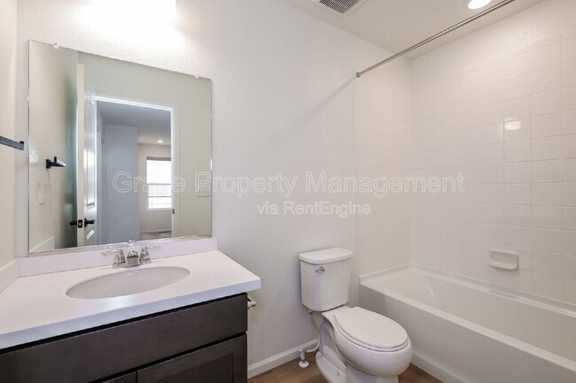 Building Photo - 1131 Anker Dr