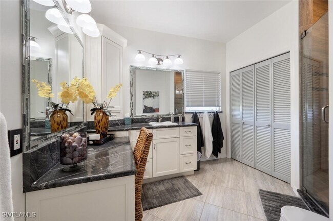 Building Photo - 3858 Riviera Cir