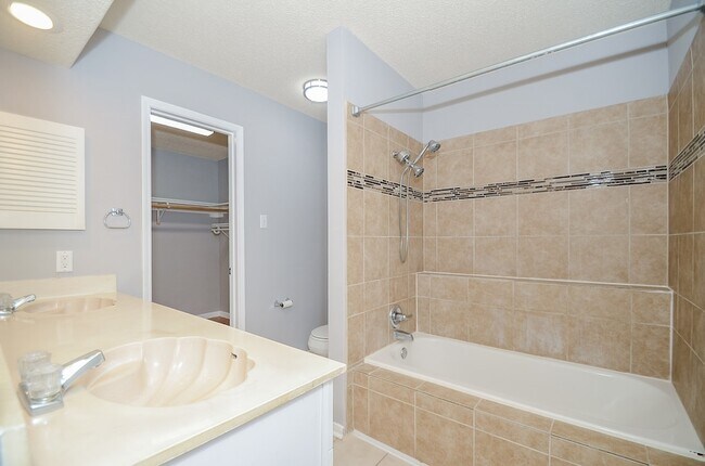 Building Photo - 12722 Ashford Brook Dr