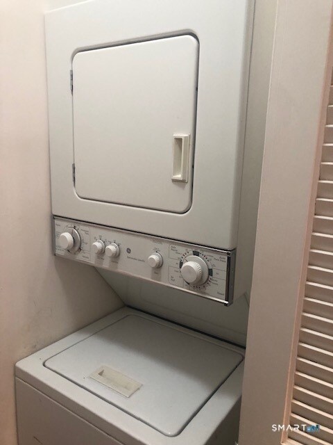 Building Photo - 1 Indian Neck Ave