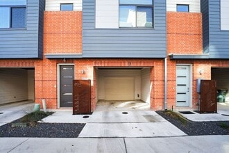 Building Photo - 4 Week Free Move-In Incentive!! Modern Luxury Townhome in Gated Community – Rooftop Balcony & Pre...