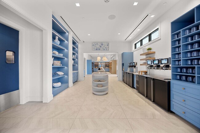 Building Photo - 828 Hideaway Cir E