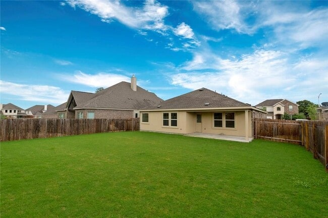 Building Photo - 837 Hillrose Dr