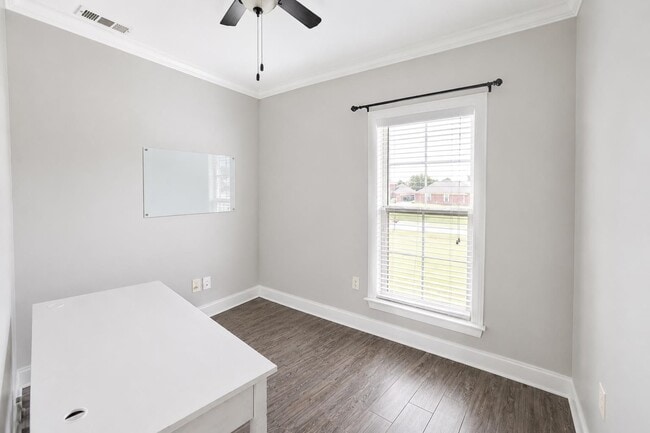 Building Photo - 36 Littleton Way