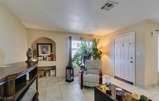 Building Photo - 6932 Kilgore Dr