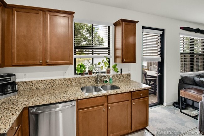 Building Photo - 8455 Lakeview Trail