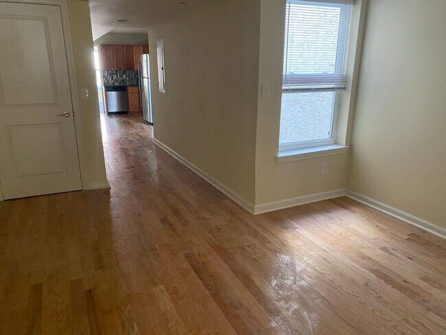 Building Photo - 415 N 41st St