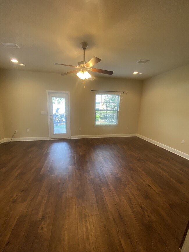 Building Photo - 8733 Brown Pelican Cir