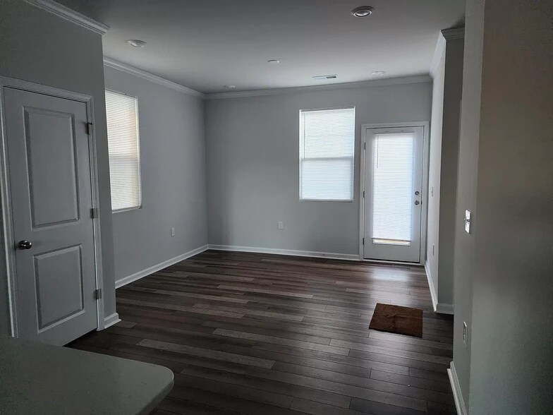 Building Photo - 325 Devon Cliffs Dr