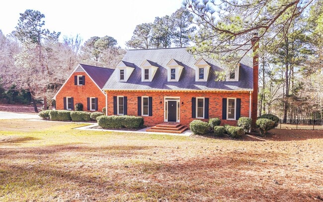 Building Photo - 809 Houndslake Dr