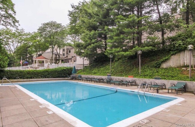 Building Photo - 25 Rockledge Ave