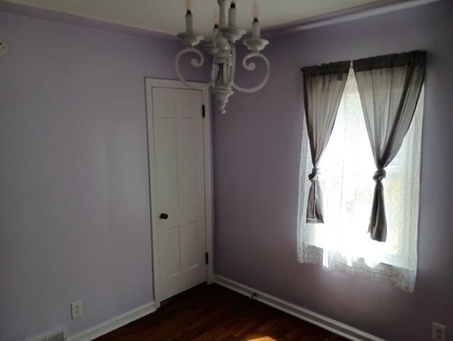 Building Photo - 320 S Griffin St