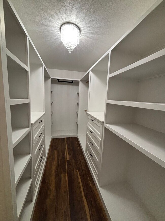 Building Photo - 1117 Marcia Ln