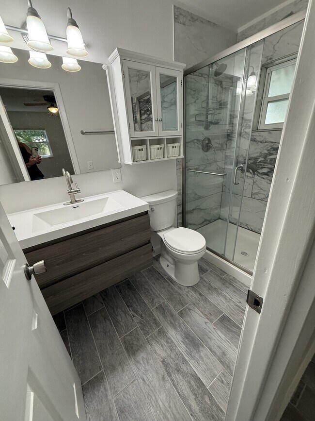 Building Photo - 1105 Morse Ave