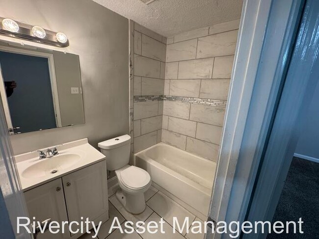 Building Photo - 3219 Holly Berry Dr