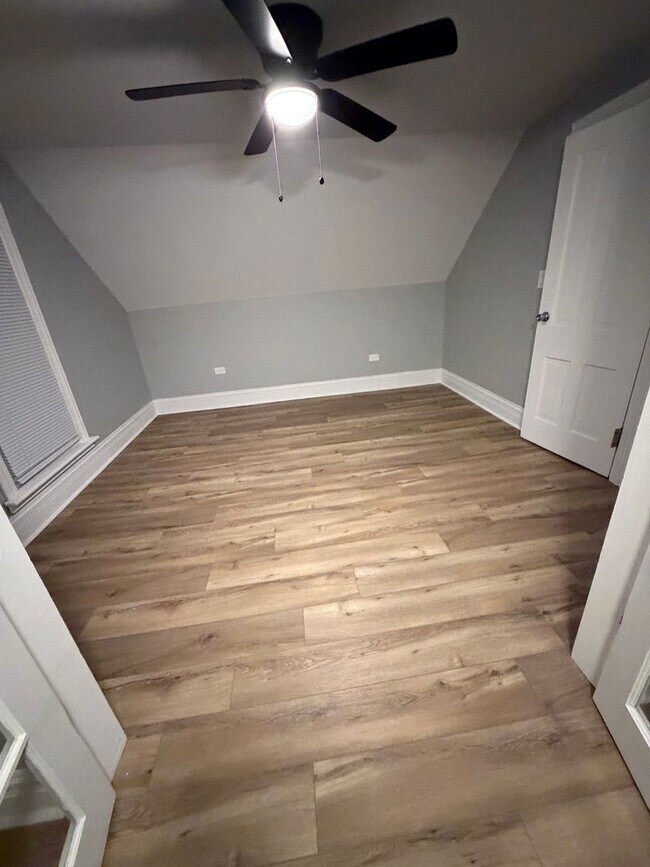 Building Photo - Beautiful 3-Bedroom / 2-Bathroom home available in Aurora