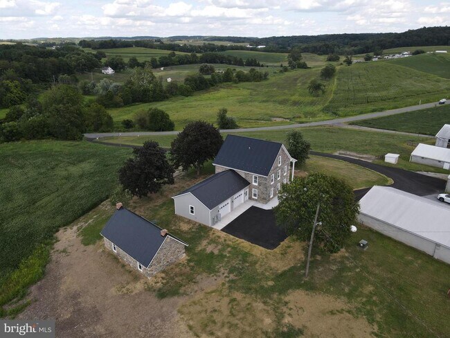 Building Photo - 8358 Woodville Rd