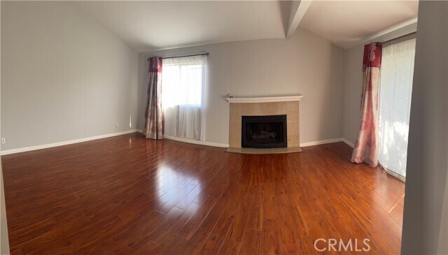 Building Photo - 996 W Huntington Dr