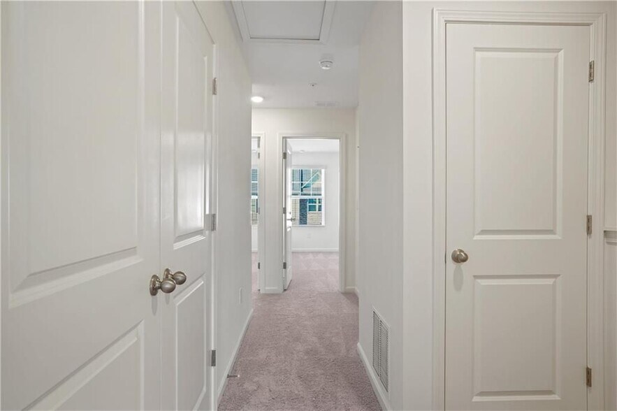 Building Photo - 541 Magnolia Cir