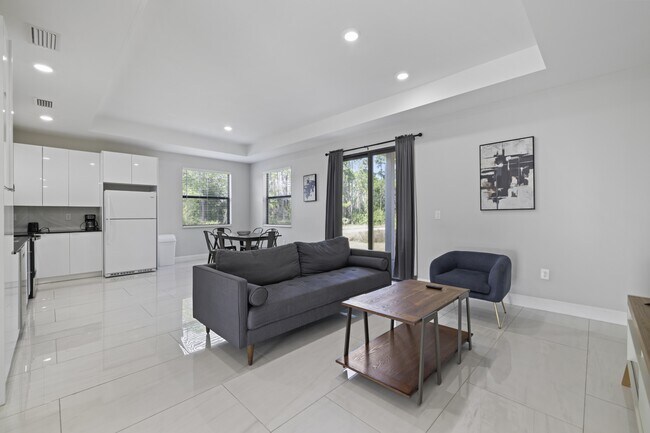 Building Photo - 674 Windermere Dr