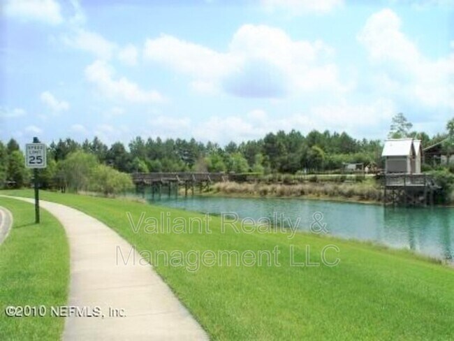Building Photo - 608 Birchbark Trail