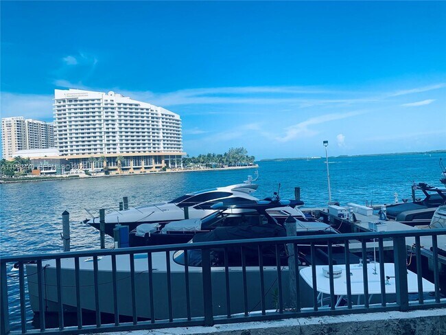 Building Photo - 801 Brickell Bay Dr