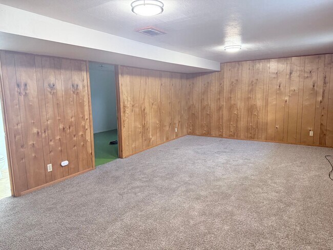 Building Photo - 1419 Prado Dr