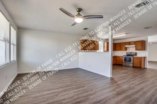 Building Photo - 616 Almandora-