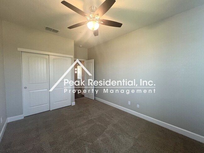 Building Photo - Spacious 4bd/3ba Elk Grove Home!