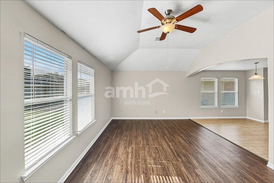 Building Photo - 15822 Parmley Creek Ct