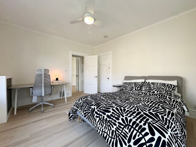 Building Photo - 71 Gardner St