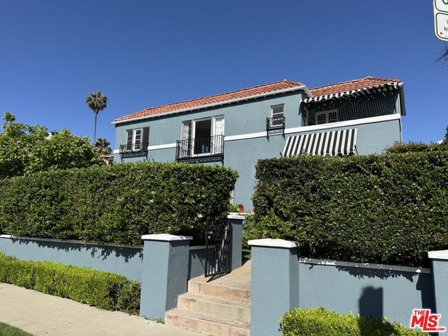 Building Photo - 848 S Curson Ave