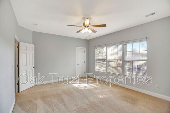 Building Photo - 5232 Mulholland Dr