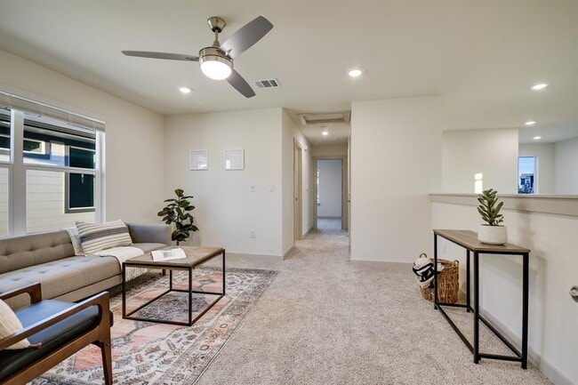 Building Photo - 7400 Daves Landing Dr