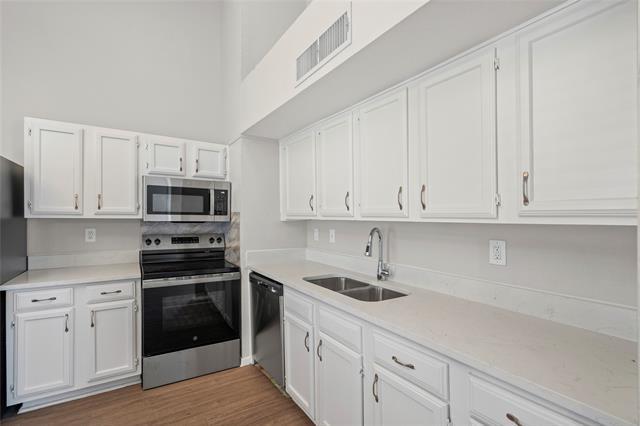 Building Photo - 9511 Culberson St