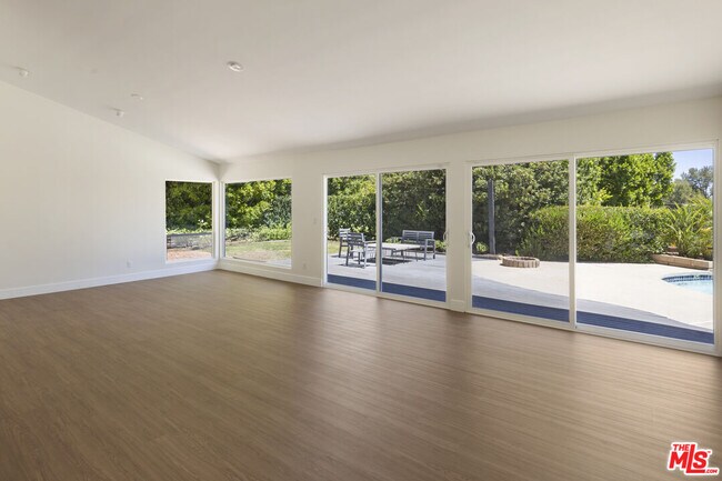 Building Photo - 22427 De Kalb Dr