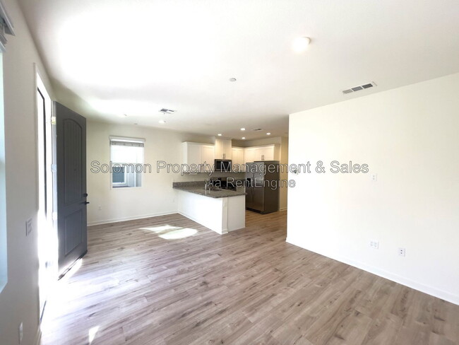 Building Photo - 4148 Sitio Cielo