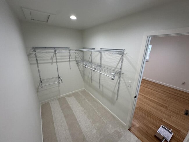 Building Photo - 249 Bluegrass Ave