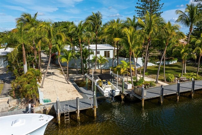 Building Photo - 2780 NE 16th St