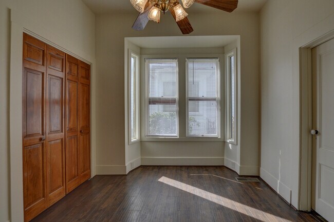 Building Photo - 114 N Willow St