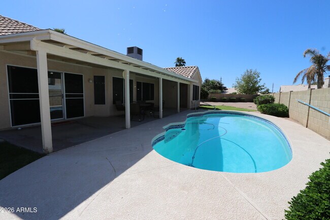 Building Photo - 4308 E Princeton Ave