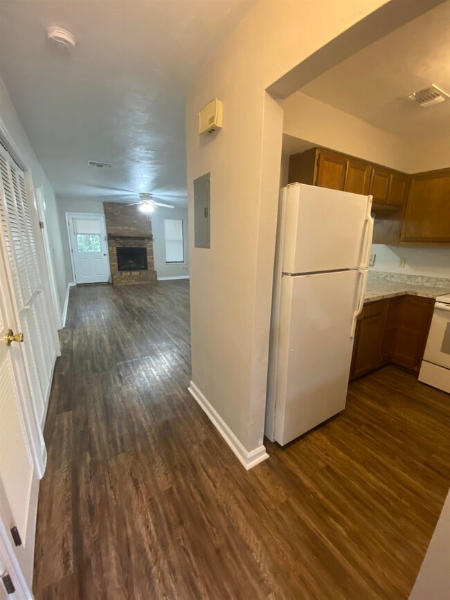 Building Photo - 2923 Woodrich Dr