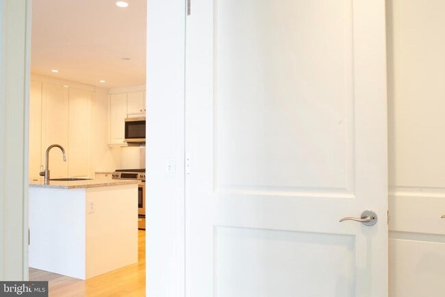 Building Photo - 130 S 18th St