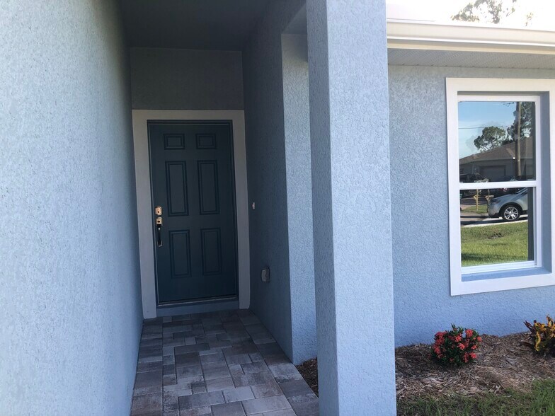 Entryway - 24487 Zephyr Ct
