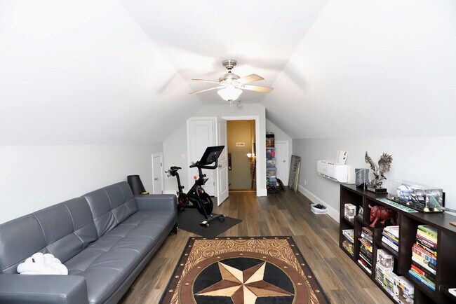 Building Photo - 1280 Winyah St