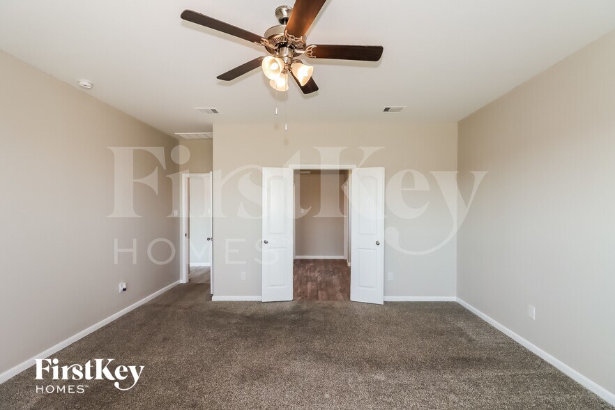 Building Photo - 28008 Langsdale Ct
